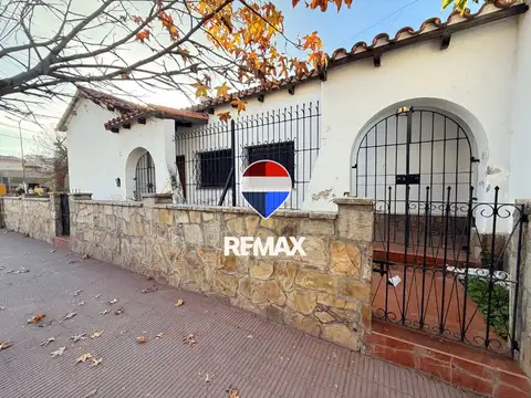 VENTA CASA EN ESQUINA ZONA CENTRICA - OPORTUNIDAD