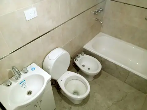 MODERNO DEPARTAMENTO MONOAMBIENTE CON BALCÓN AL FRENTE A ESTRENAR