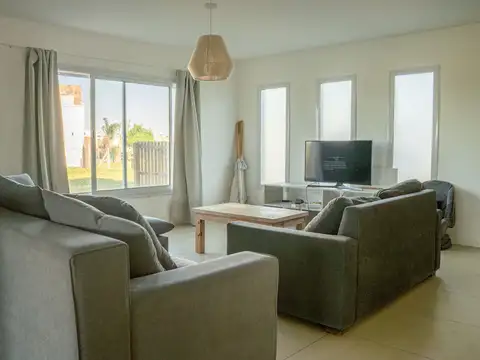 Casa en Alquiler en San Sebastian, USD 1.000