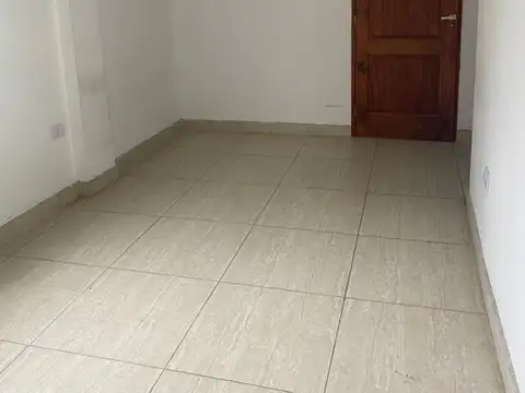 Depto Tipo Casa en Alquiler en Jose Leon Suarez, $ 380.000