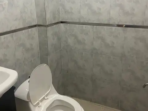 Depto Tipo Casa en Alquiler en Jose Leon Suarez, $ 380.000
