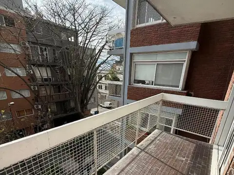 Peron 1100 , Piso 3º