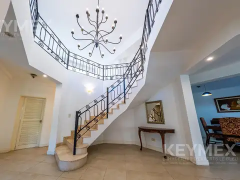 Venta Casa  8 ambientes Golfer's Pilar