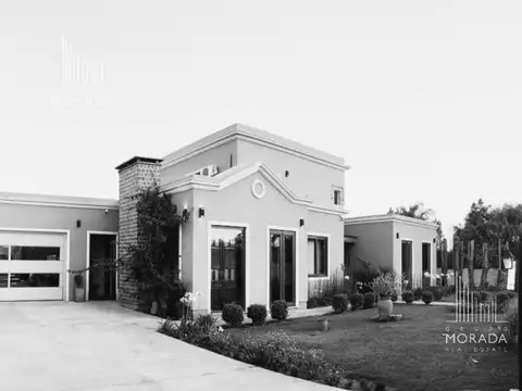 Casa en Alquiler con 1 cochera