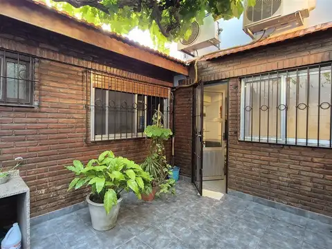 En Venta Casa 4 amb. con garaje, patio y terraza.  Florida