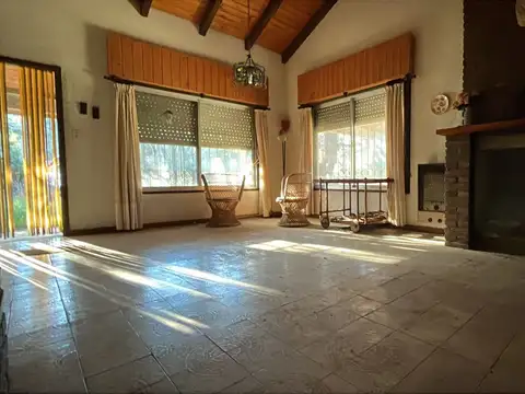 Casa En Venta Sierra De La Ventana 2 Dormitorios Con Amplio Parque