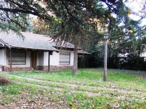 Casa En Venta Sierra De La Ventana 2 Dormitorios Con Amplio Parque