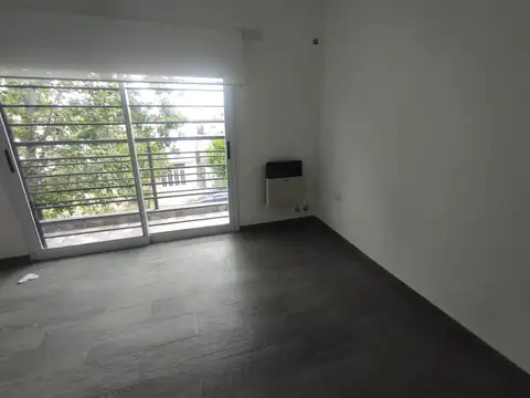 HERMOSO DEPTO 2 AMB AMPLIO CON BALCON