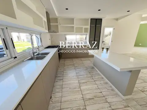 Casa en Venta en Haras Santa Maria - Los Eucaliptus, USD 255.000