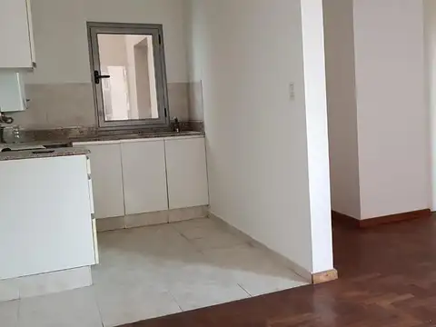 Independencia al 1000 esquina Estrada