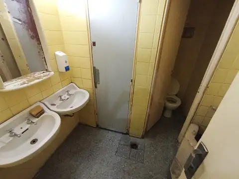 Local en Alquiler en Centro, $ 210.000