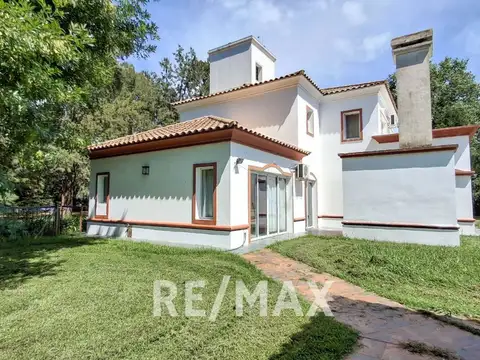 Casa en Venta con 3 cocheras