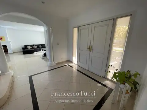 Casa en Venta en Campos De Alvarez, USD 580.000