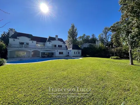 Casa en Venta de 5 dormitorios