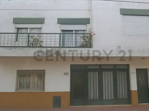 28 entre 67 y 68 , Piso 1