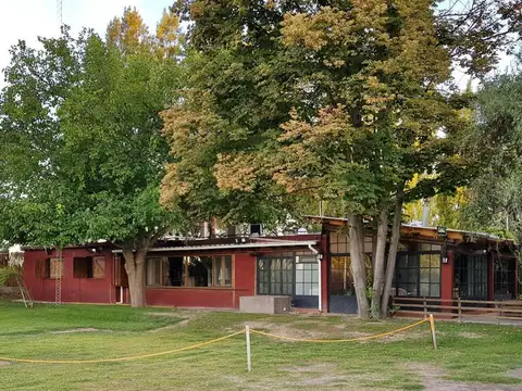 Casa 20 ambientes con 7 baños