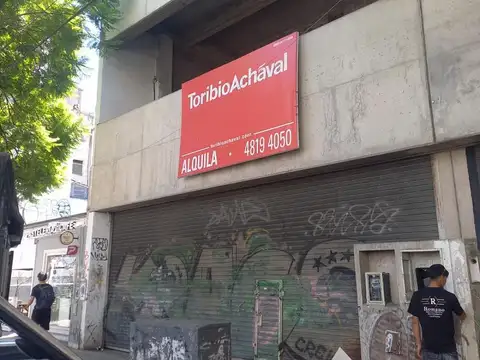 LOCAL RAMOS MEJIA 700 M2 + JARDIN 155 M2 EN LA MEJOR ZONA COMERCIAL S/LOTE PROPIO