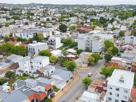 Venta Casa tres dormitorios semi-céntrica Tandil