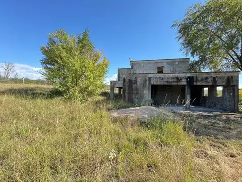 Casa 4 ambientes con 3 baños