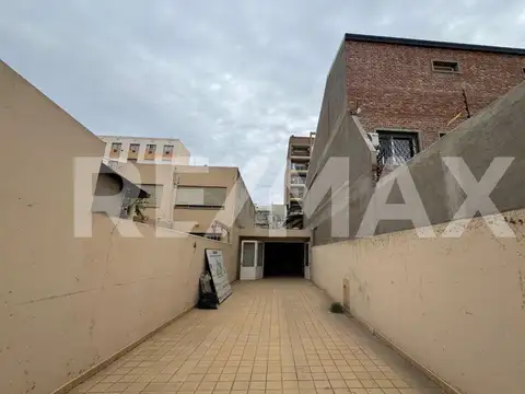 Casa 12 ambientes con 4 baños