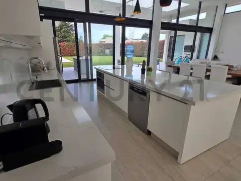 Casa en Venta en La Plata, USD 365.000