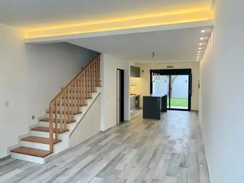 Moderno duplex estrenar 3 dor(1 suite), play, coch y jardín