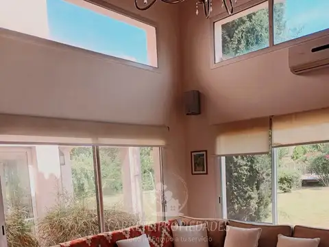 Casa 5 ambientes con 4 baños