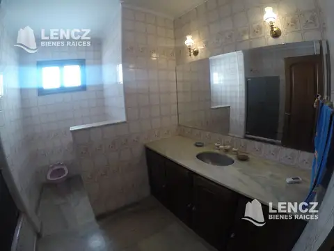 Departamento 6 ambientes con 2 baños