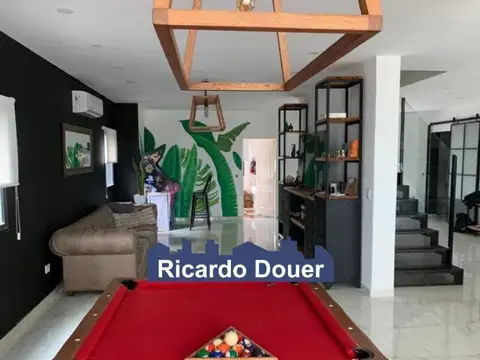 Casa en Venta en El Canton, USD 500.000