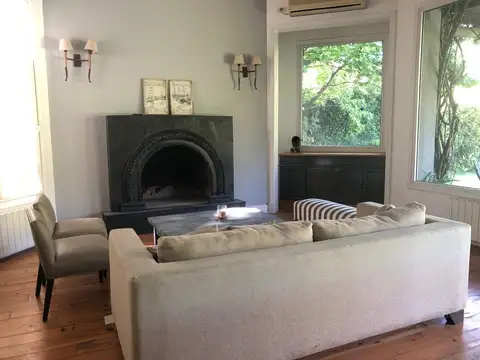 Casa 5 ambientes con 4 baños