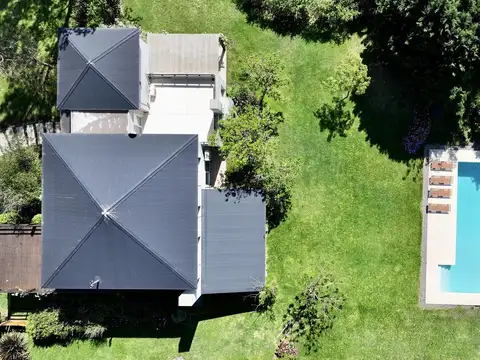 Casa en Venta con 2 cocheras