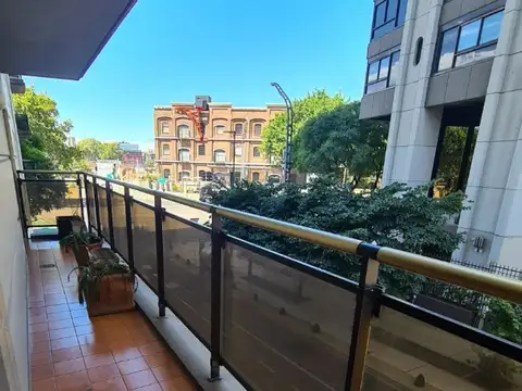 Avenida Del Libertador 400, Piso 1