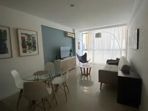 Alquiler. Dúplex. 2 Ambientes. Córdoba y Concepción Arenal.