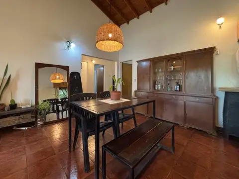 Casa 4 ambientes con 1 baño