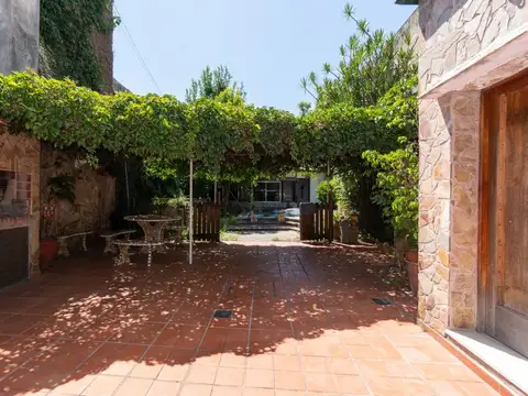 CASA EN VENTA REP DE LA SEXTA TRES DORMITORIOS