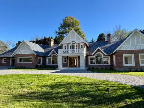 Casa 5 ambientes con 3 baños