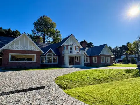 CASA VENTA SAN DIEGO LOTE 3000 M2 5 AMB PISCINA