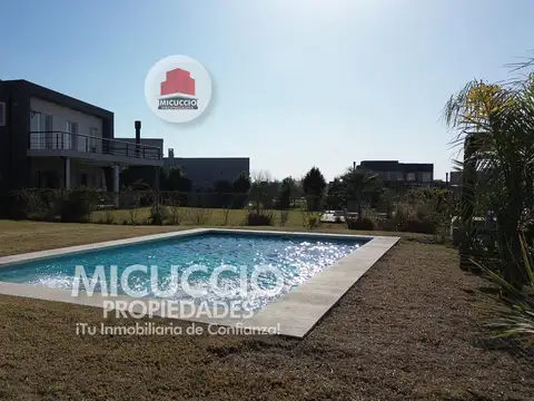 Casa en Venta en El Canton, USD 265.000