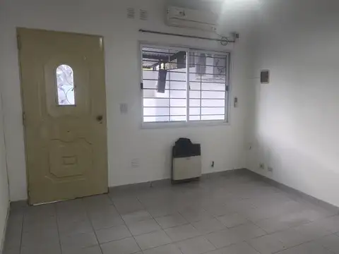 Depto Tipo Casa en Venta con 1 cocheras