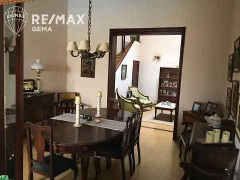 Casa 9 ambientes con 1 baño