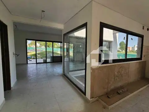 Casa  en Venta en Santa Lucia, Pilar del Este, Pilar