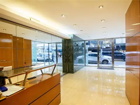 Oficina en Alquiler con 1 cochera