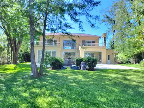 Casa en venta en Estancias Golf, Pilar.