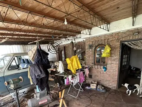 Casa 4 ambientes con 2 baños