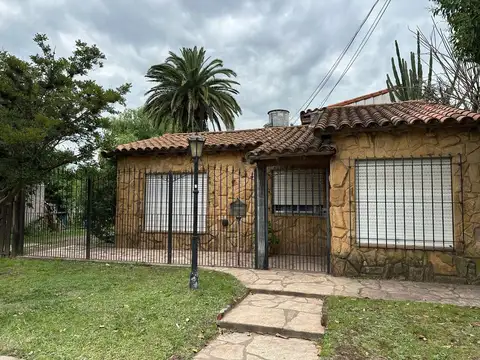 CASA EN GENERAL RODRIGUEZ EXCELENTE UBICACIÓN
