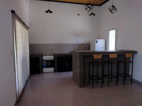 Casa 4 ambientes con 1 baño