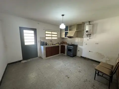 Casa Urbana a Reciclar - Ideal Uso Comercial - Centro de Funes