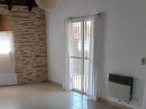 Casa en Alquiler en Funes, $ 1.100.000