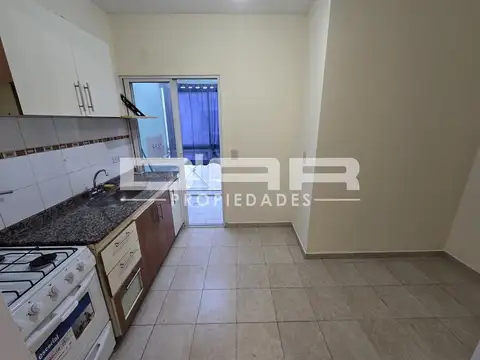 AMPLIO PH 3 AMB AL FRENTE CON BAJAS EXPENSAS - MIRALLA 500