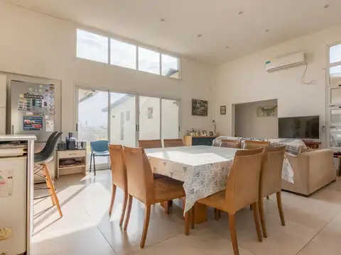 Venta Casa en San Sebastian area 12 - 4 ambientes